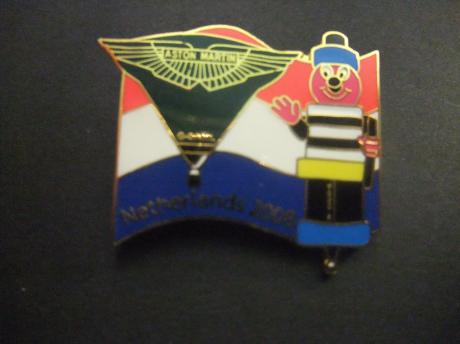 Bertie Bassett Netherland 2008 luchtballon logo Aston Martin ( auto van James Bondfilms)